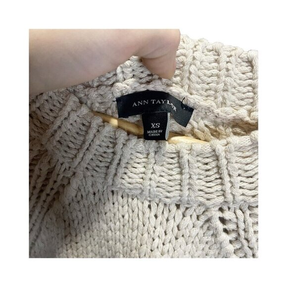 Ann Taylor Women’s Tan Wool Blend Chunky knit crewneck sweater size XS - Picture 3 of 4